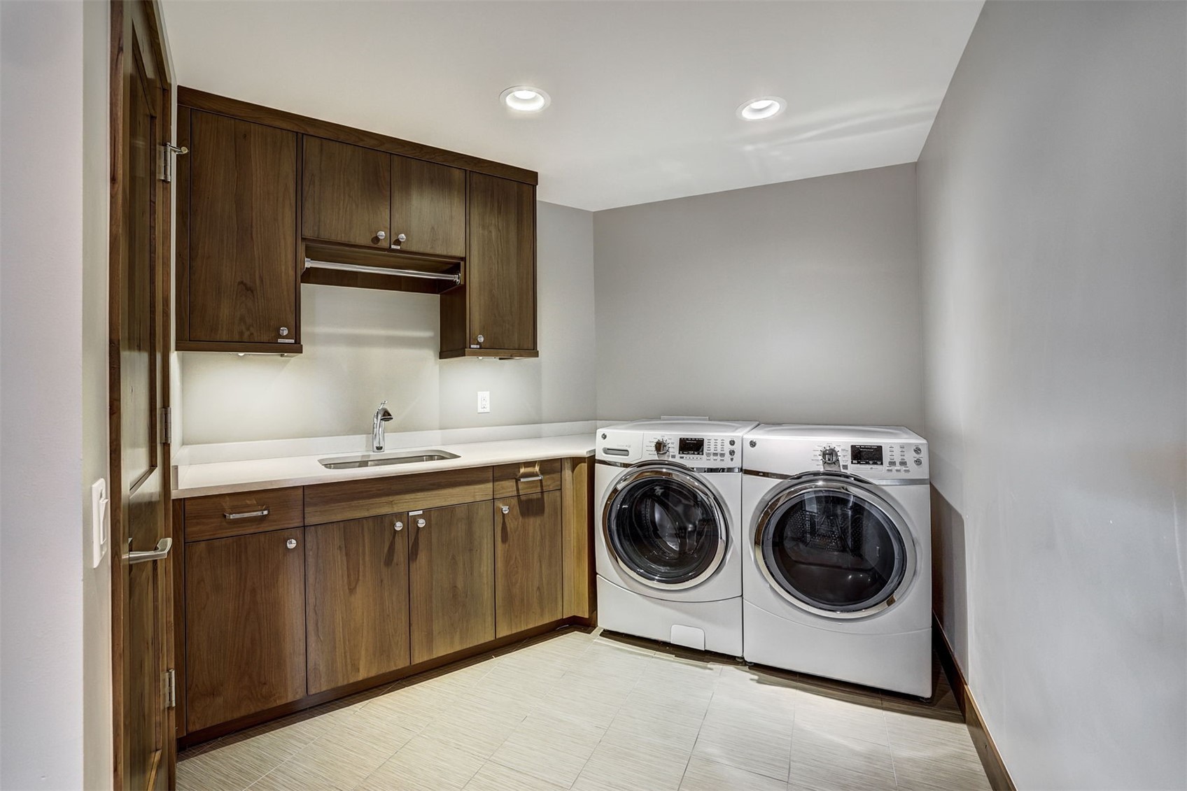 106 N Gold Flake TERRACE