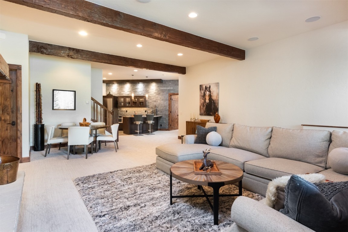 41 Stillson Placer TERRACE