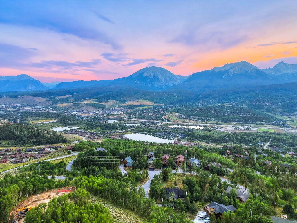 2210 Hamilton Creek ROAD