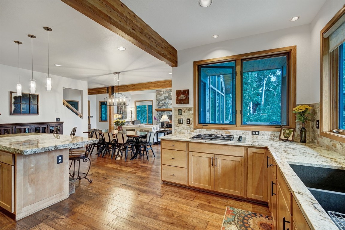 2210 Hamilton Creek ROAD