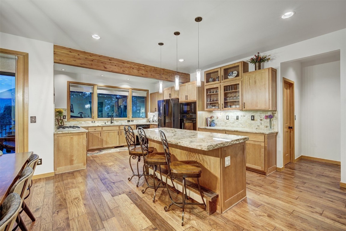 2210 Hamilton Creek ROAD