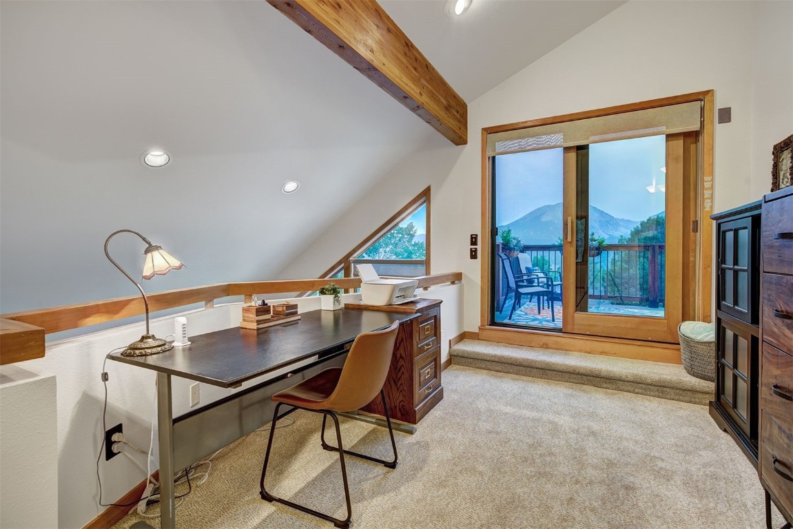 2210 Hamilton Creek ROAD