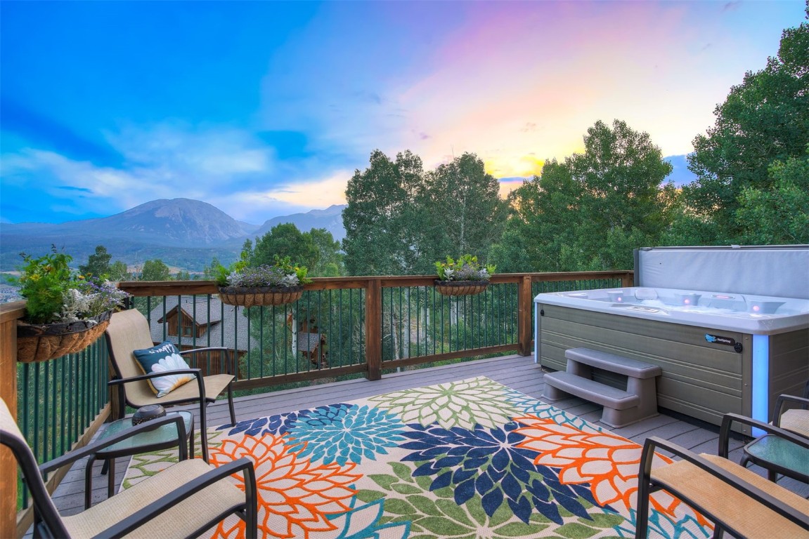 2210 Hamilton Creek ROAD