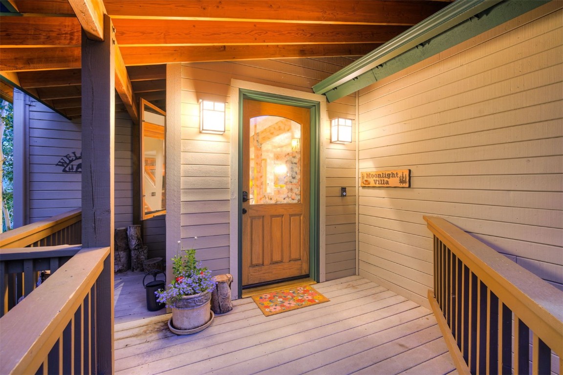 2210 Hamilton Creek ROAD