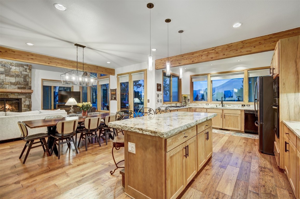 2210 Hamilton Creek ROAD