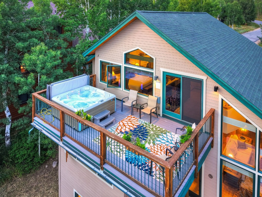 2210 Hamilton Creek ROAD