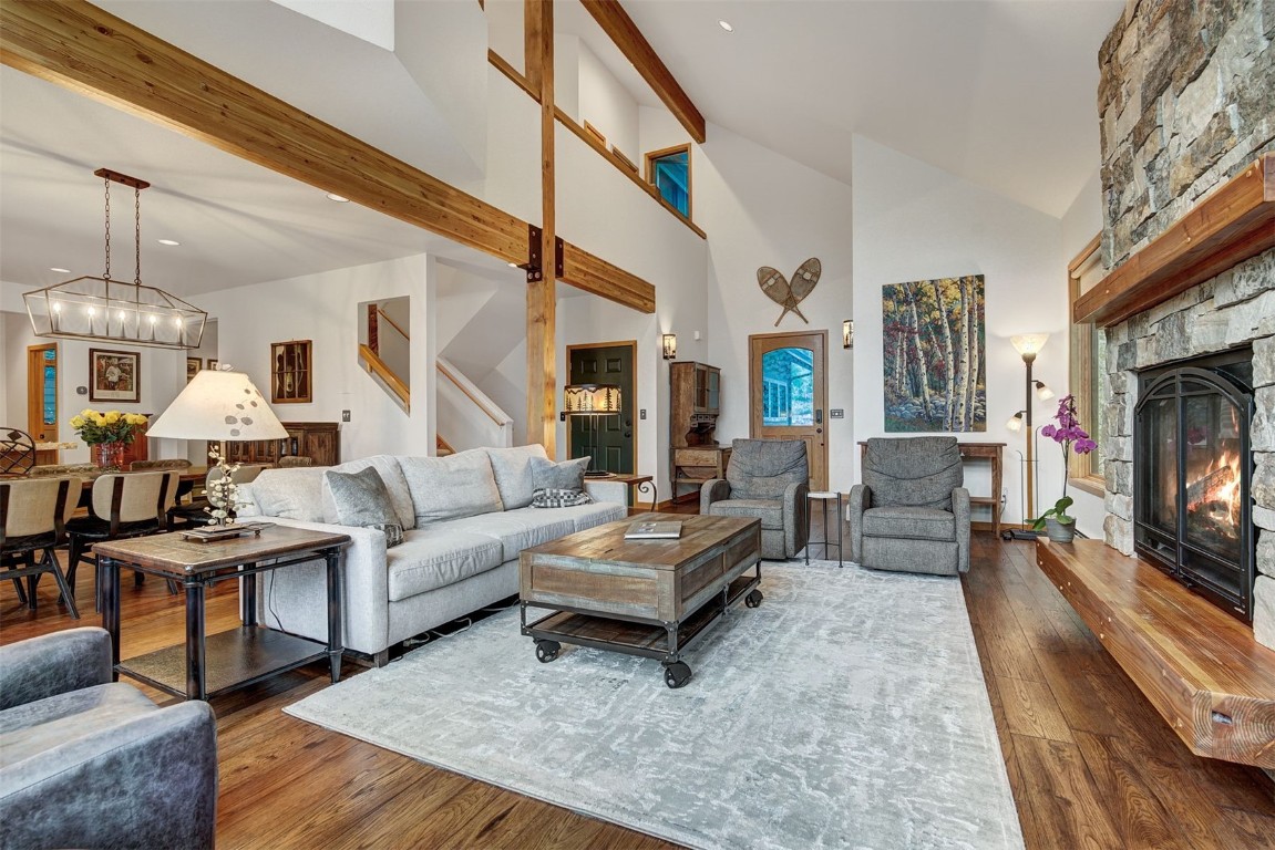 2210 Hamilton Creek ROAD