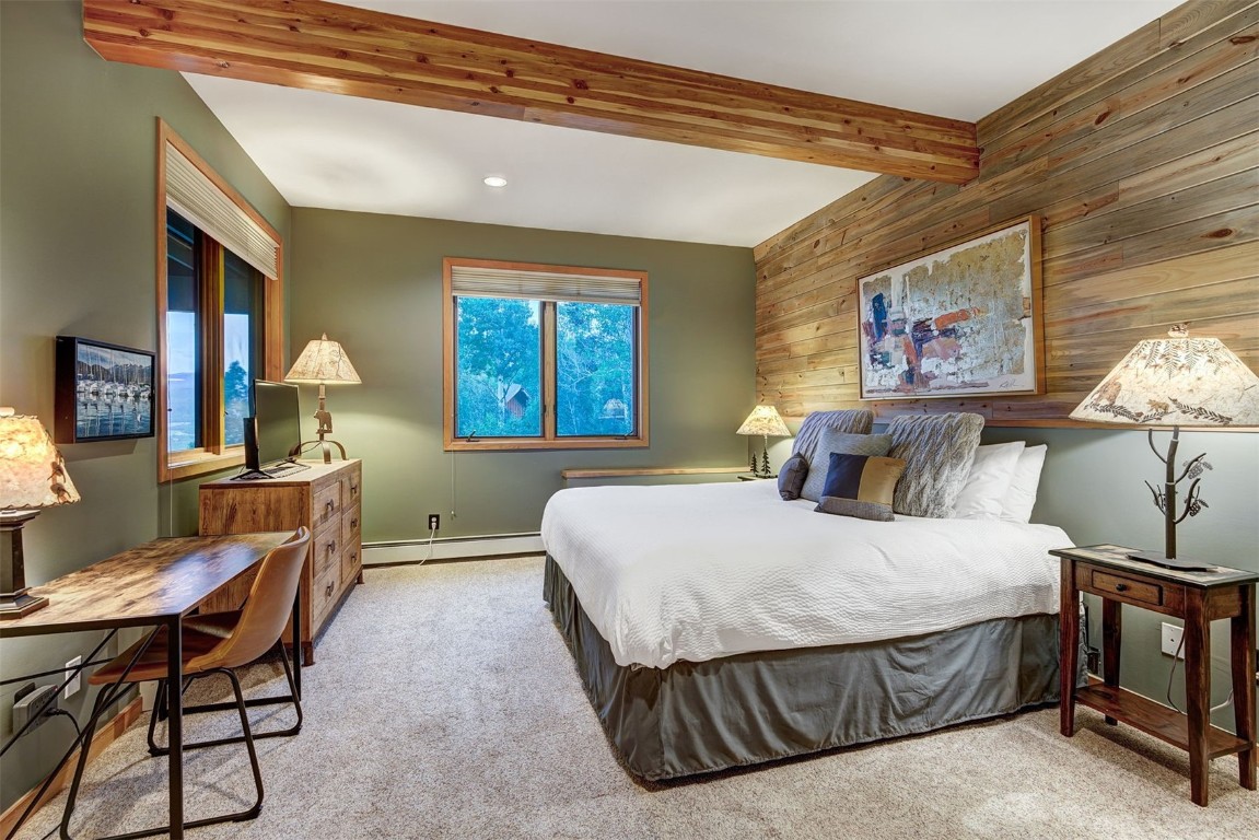 2210 Hamilton Creek ROAD