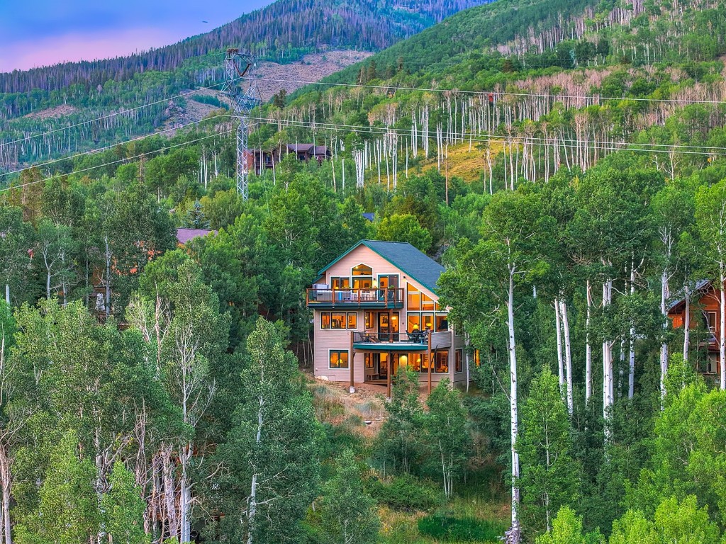 2210 Hamilton Creek ROAD