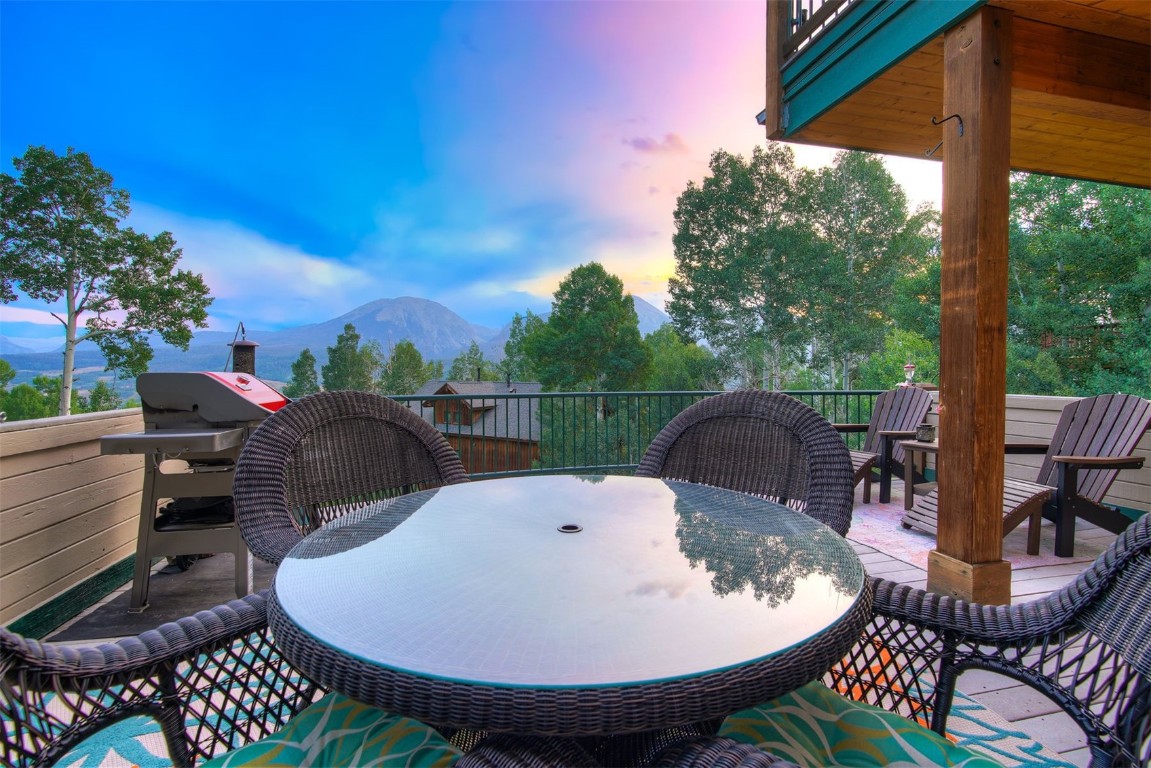 2210 Hamilton Creek ROAD