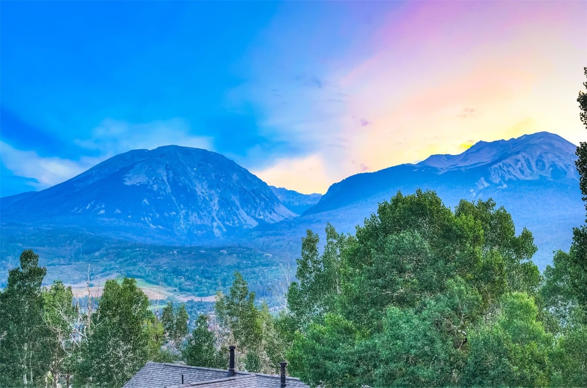 2210 Hamilton Creek ROAD