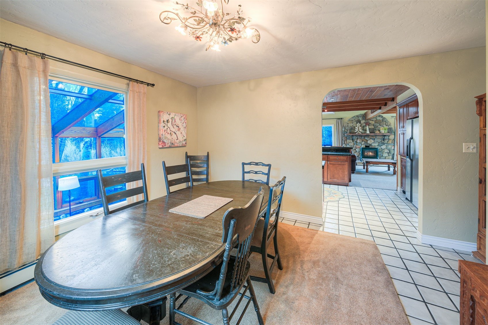 396 Hamilton Creek ROAD