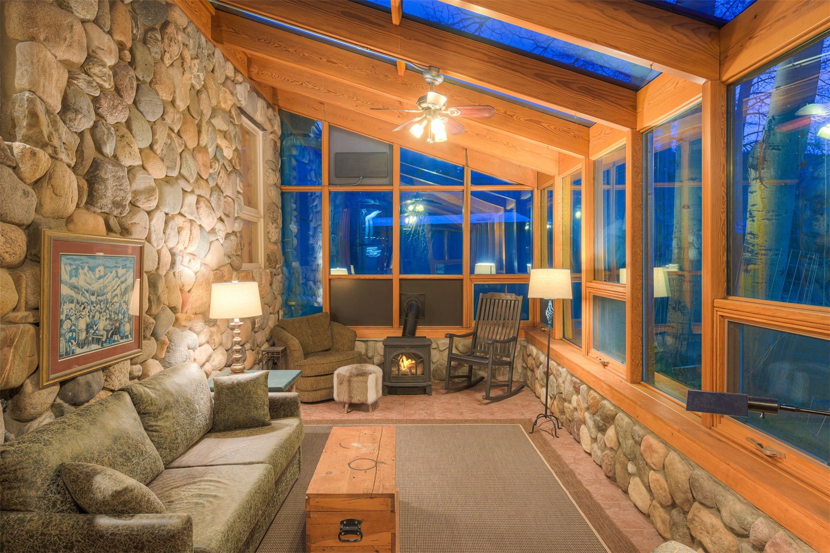 396 Hamilton Creek ROAD