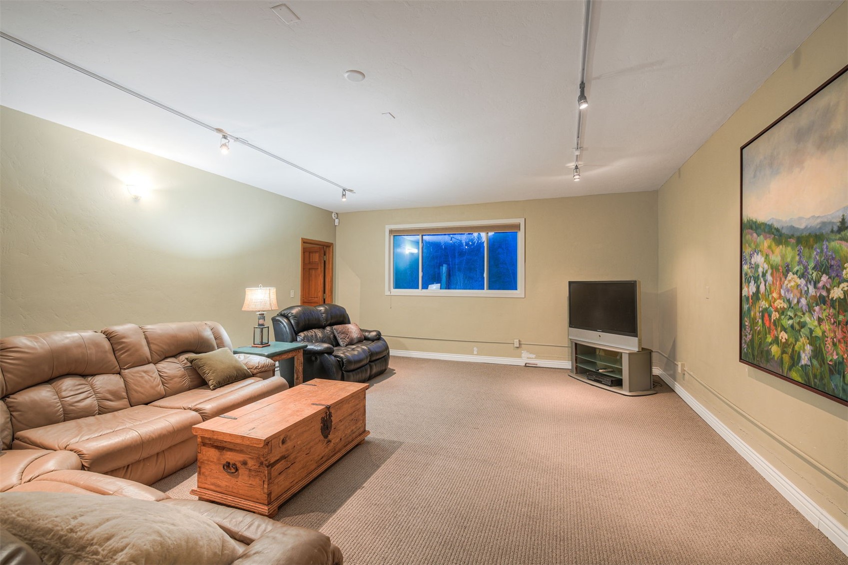 396 Hamilton Creek ROAD