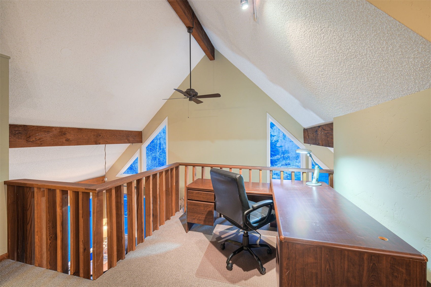 396 Hamilton Creek ROAD