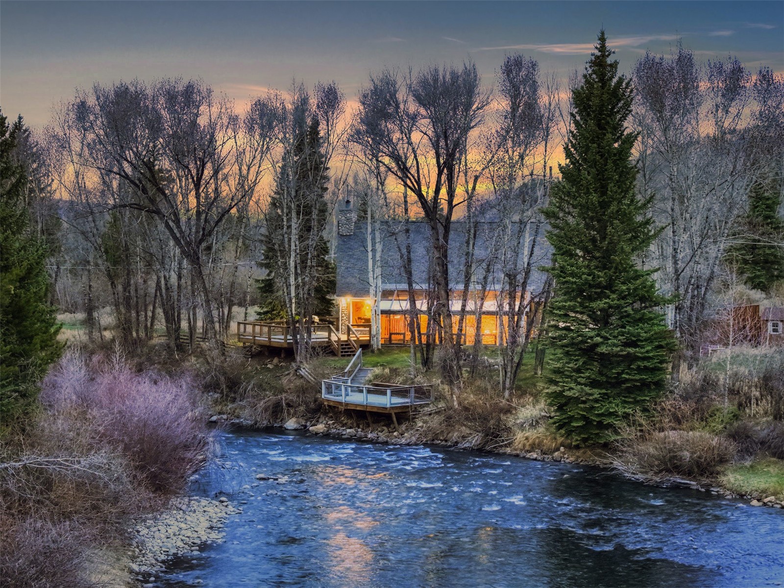 396 Hamilton Creek ROAD