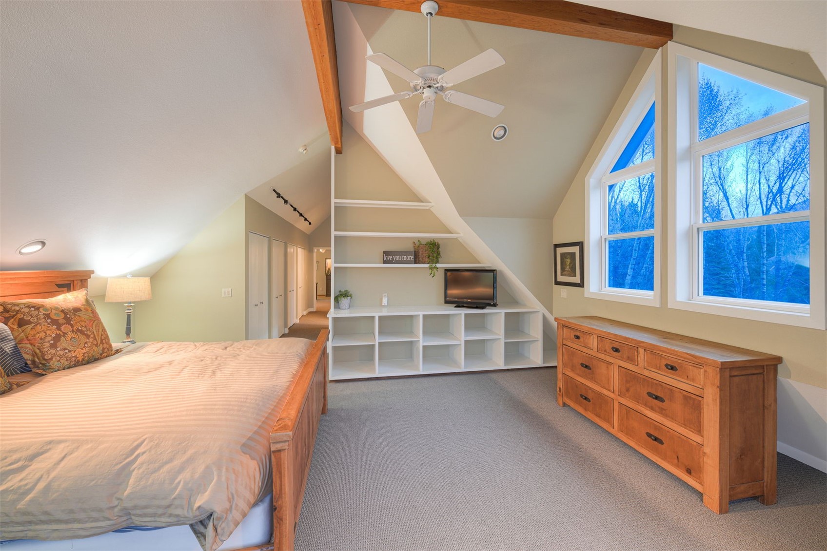 396 Hamilton Creek ROAD