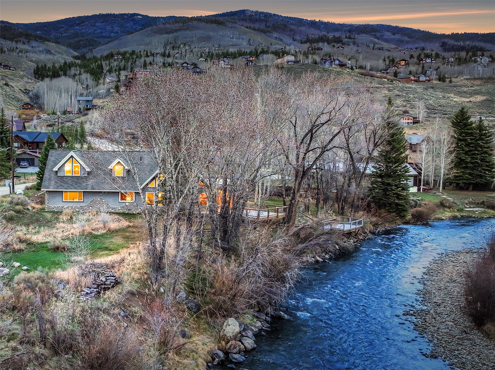 396 Hamilton Creek ROAD