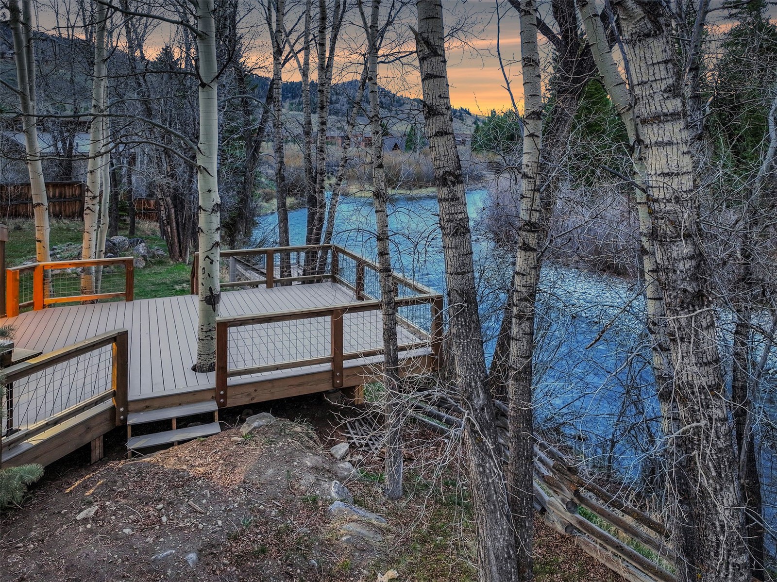 396 Hamilton Creek ROAD