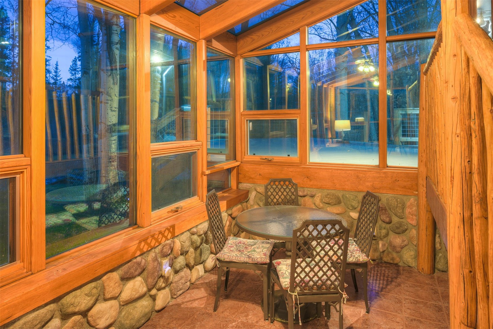 396 Hamilton Creek ROAD