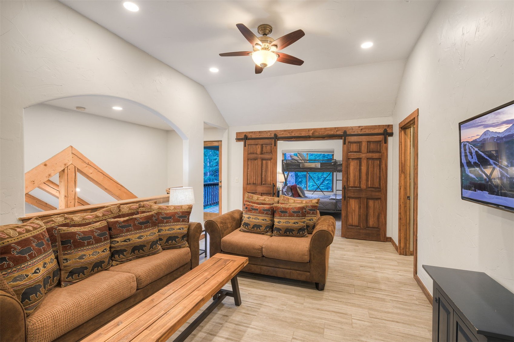 9 Boulder CIRCLE