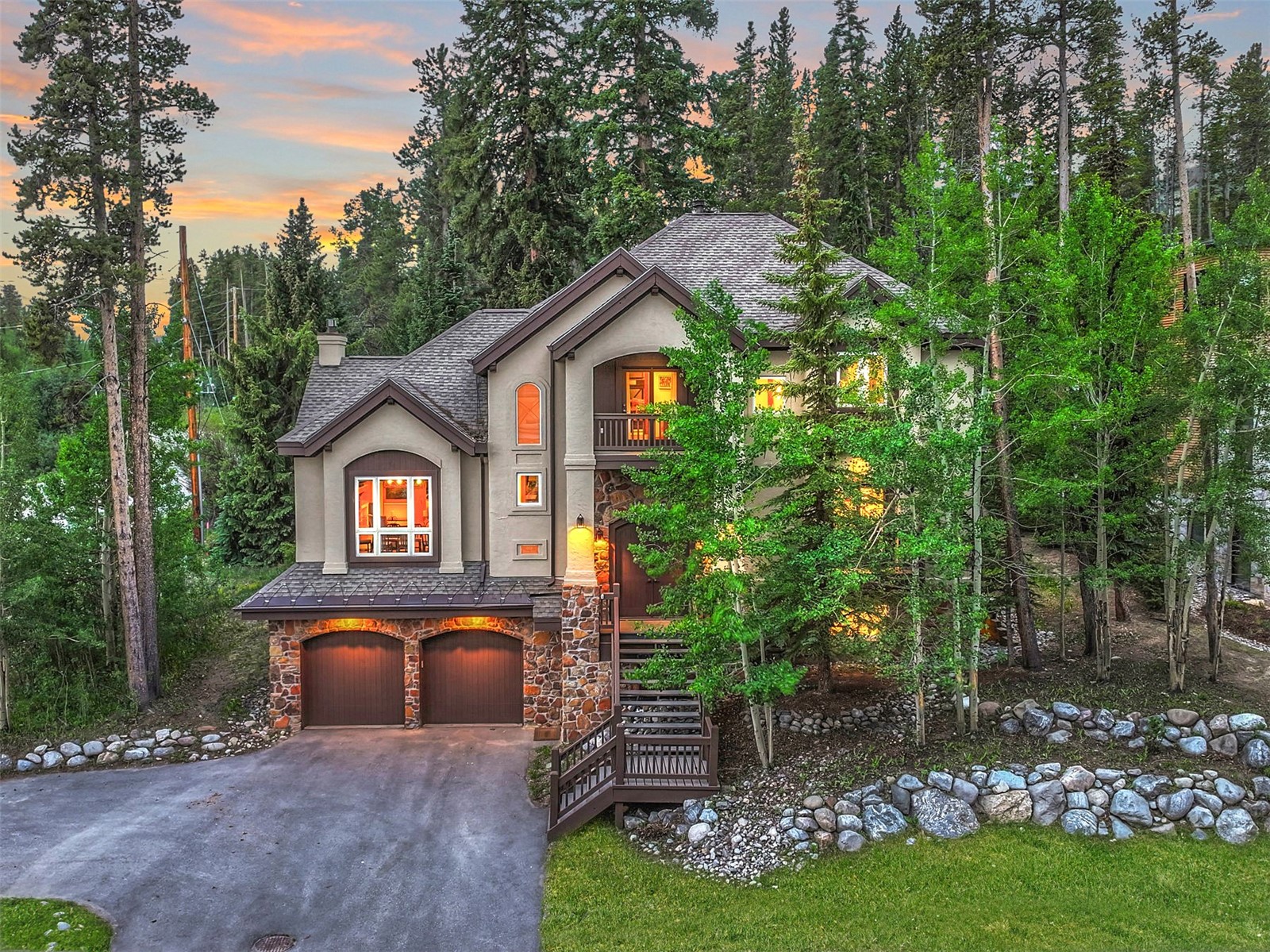 9 Boulder CIRCLE