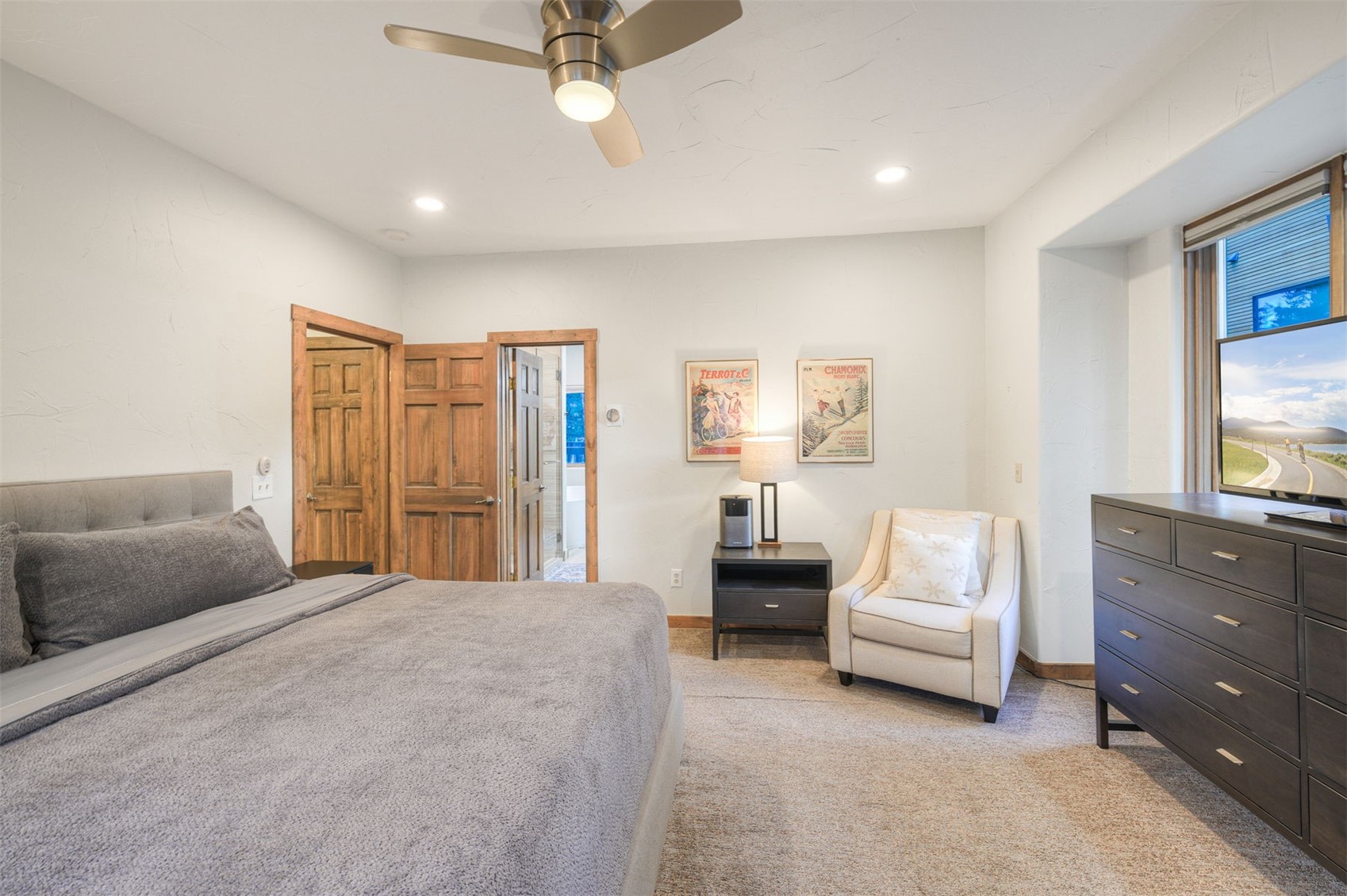 9 Boulder CIRCLE