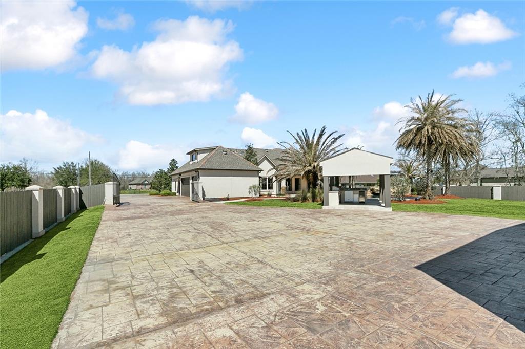 697 MAGNOLIA RIDGE Road