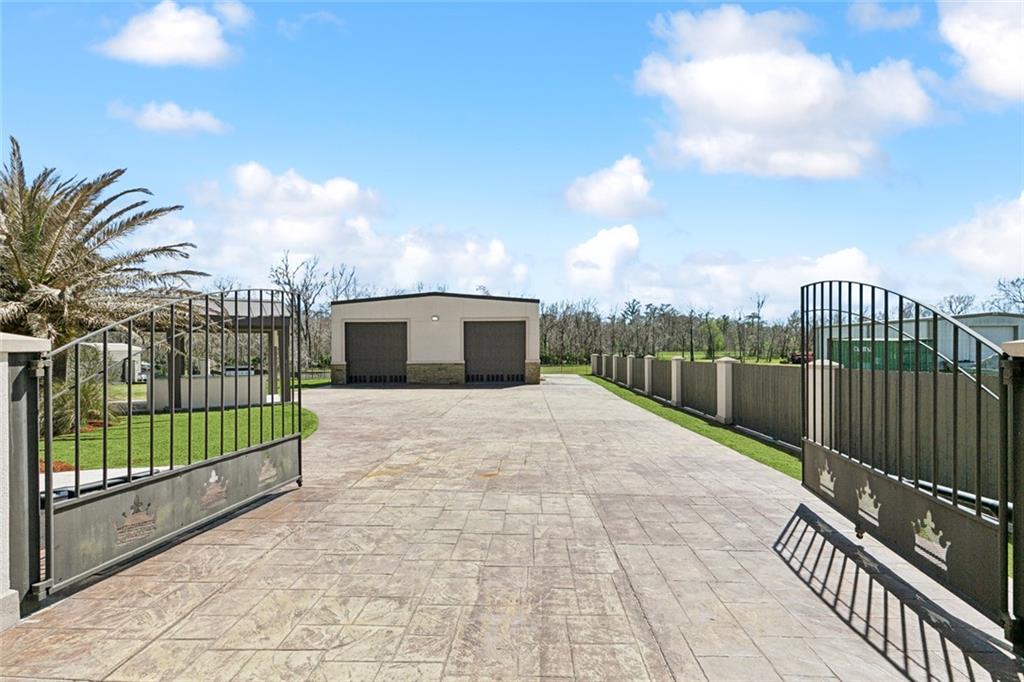 697 MAGNOLIA RIDGE Road