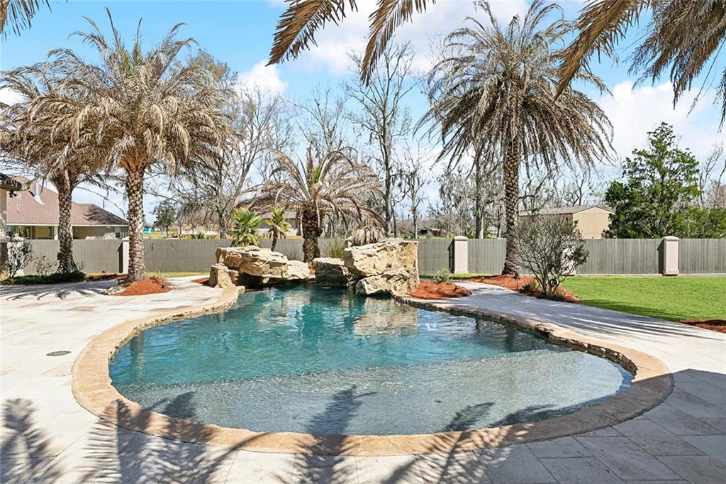 697 MAGNOLIA RIDGE Road