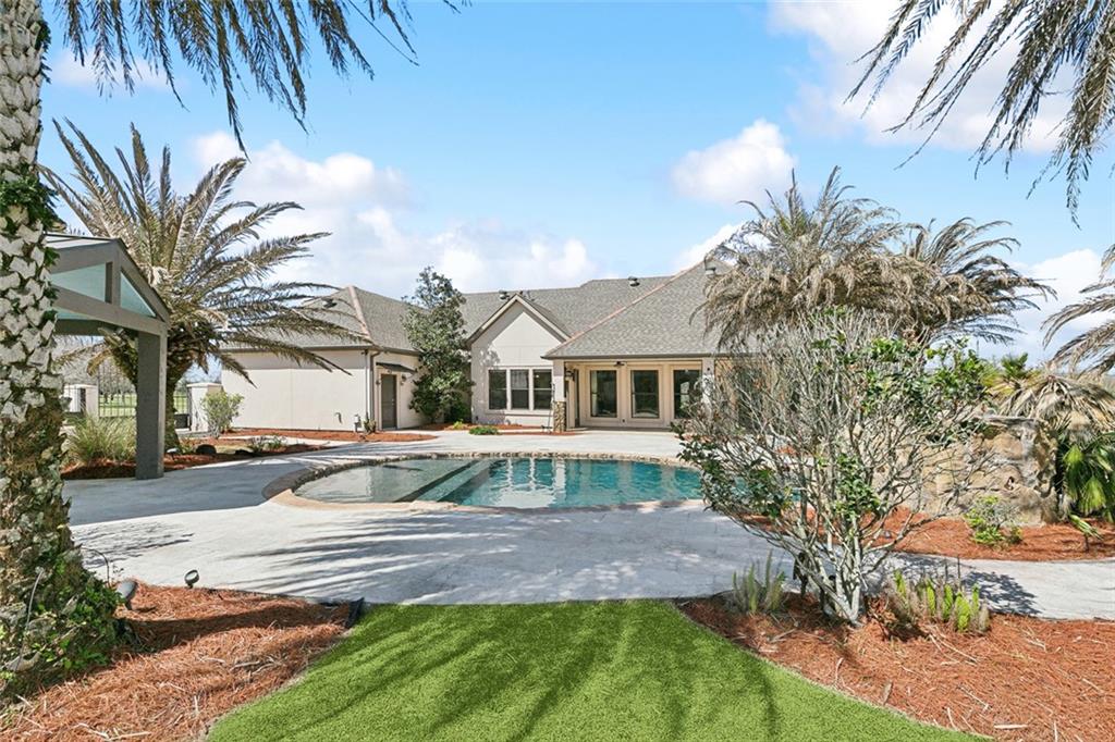 697 MAGNOLIA RIDGE Road