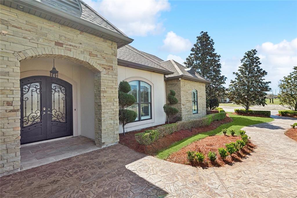 697 MAGNOLIA RIDGE Road