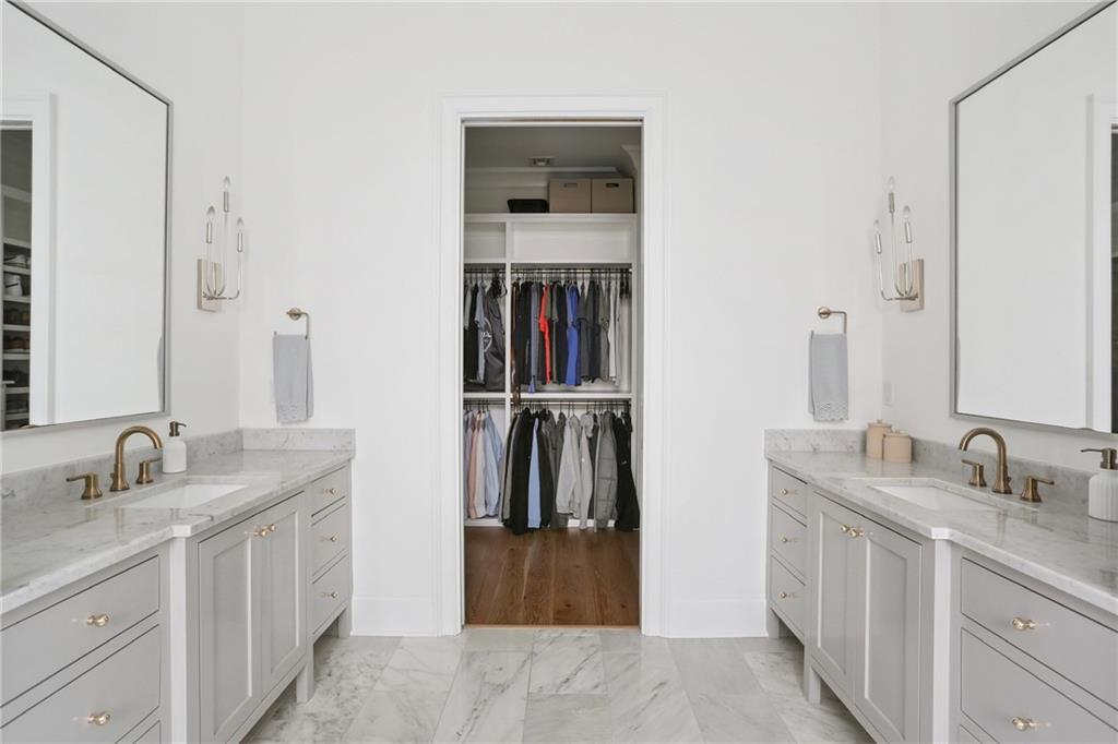 303 W WILLIAM DAVID Parkway