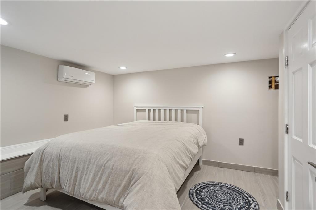 2429 OCTAVIA Street Lower