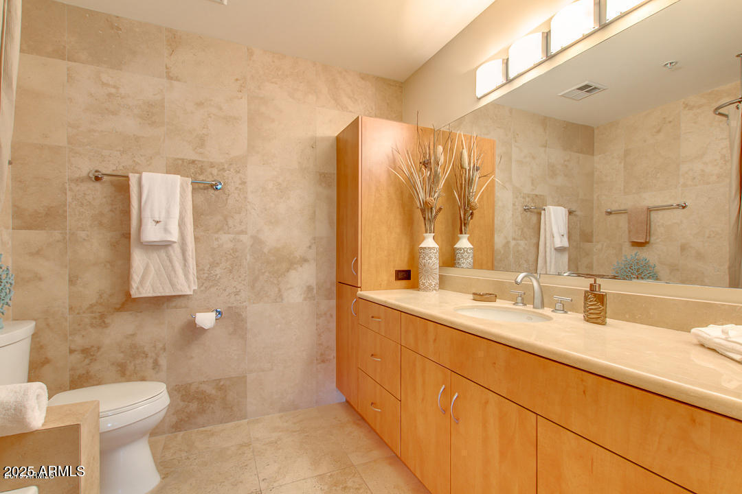 7161 E RANCHO VISTA Drive, 2011