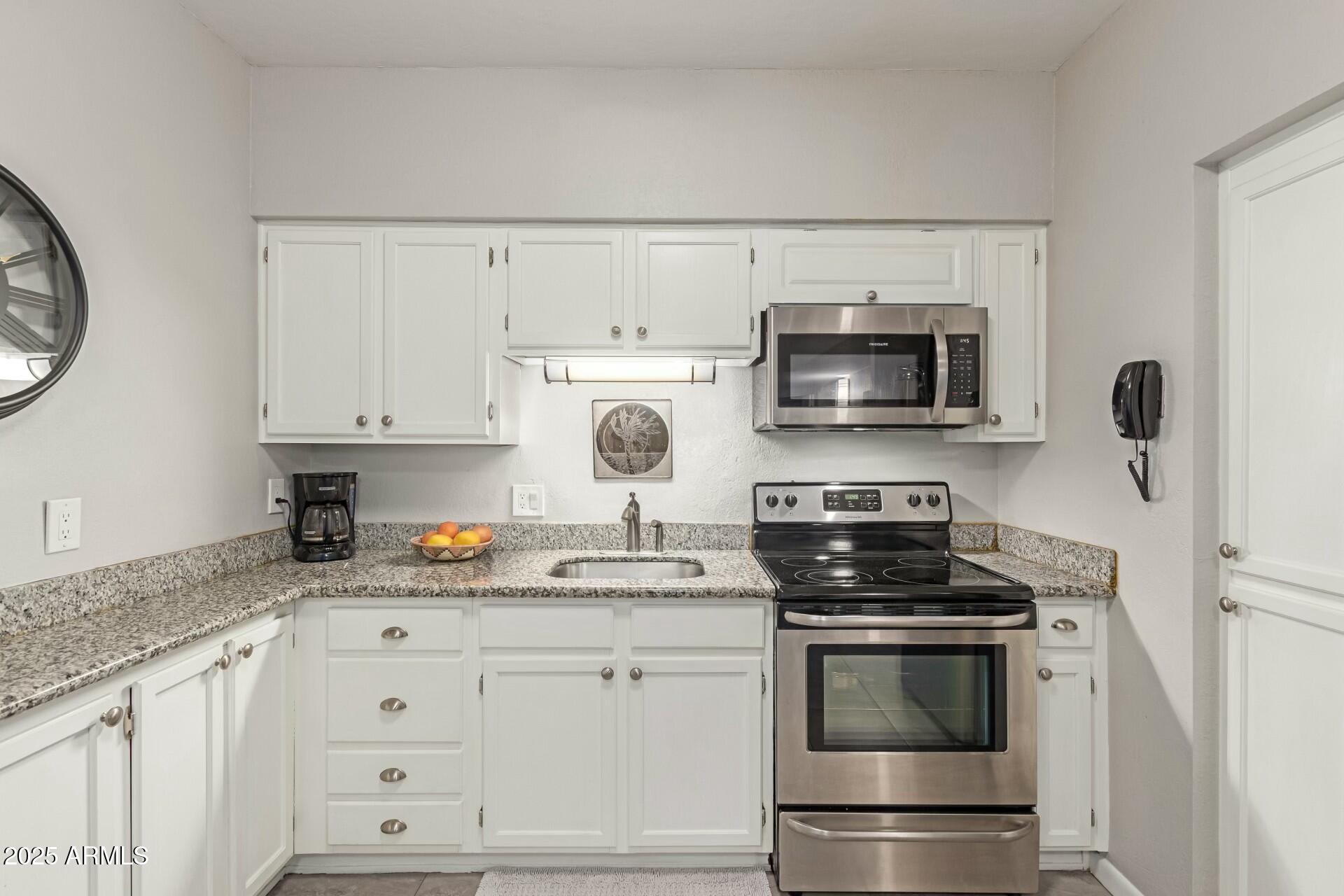 355 E THOMAS Road, B110