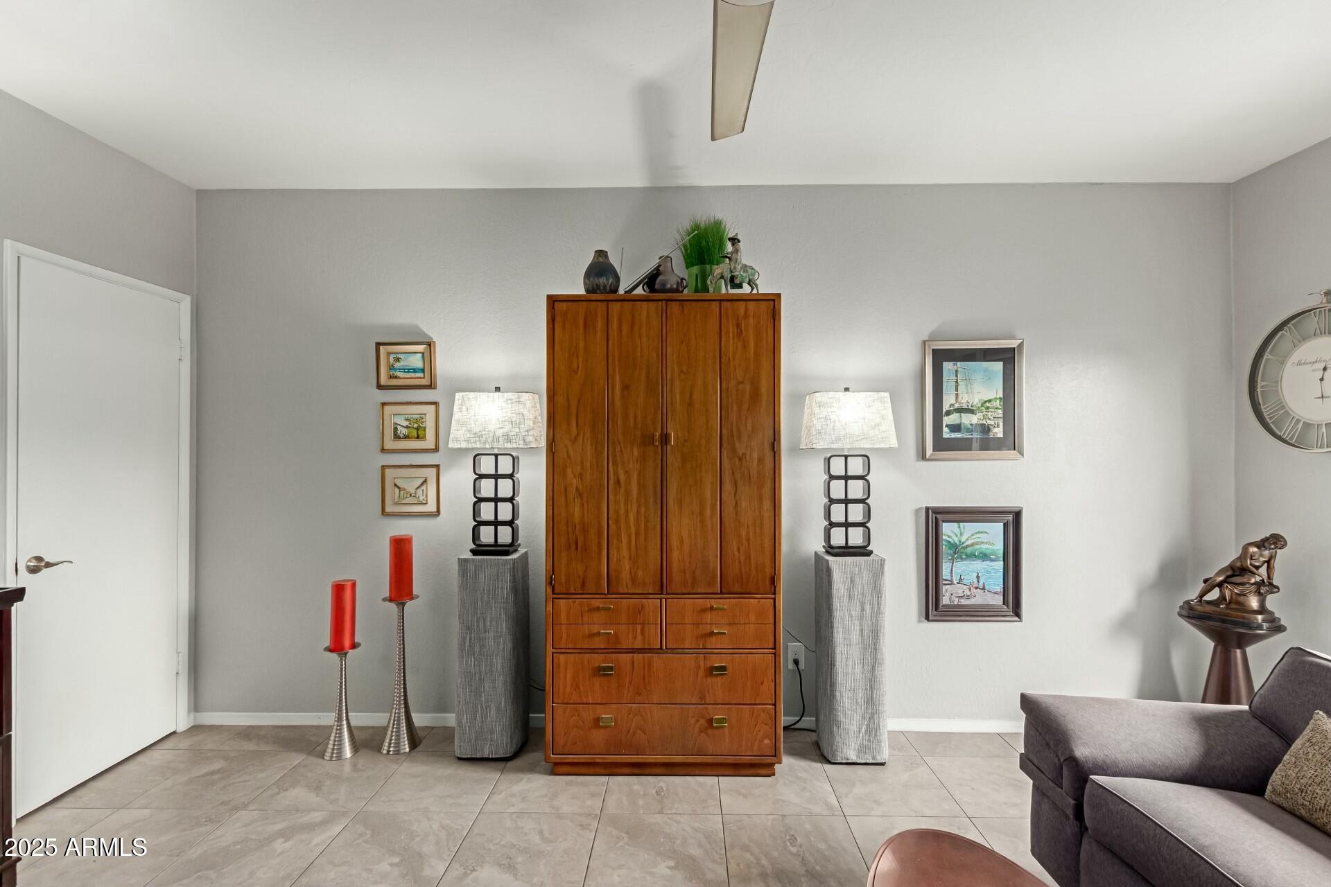 355 E THOMAS Road, B110