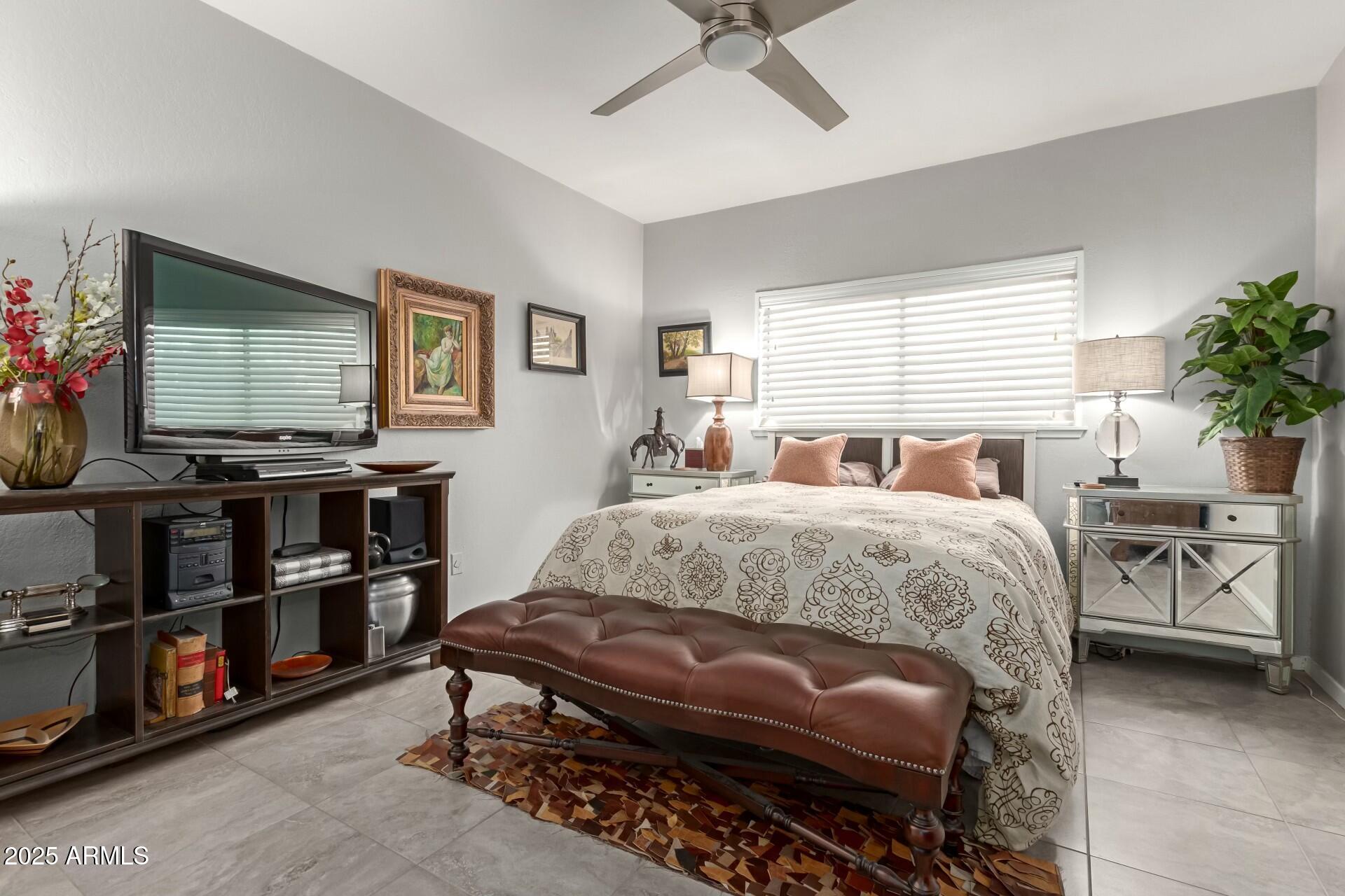 355 E THOMAS Road, B110
