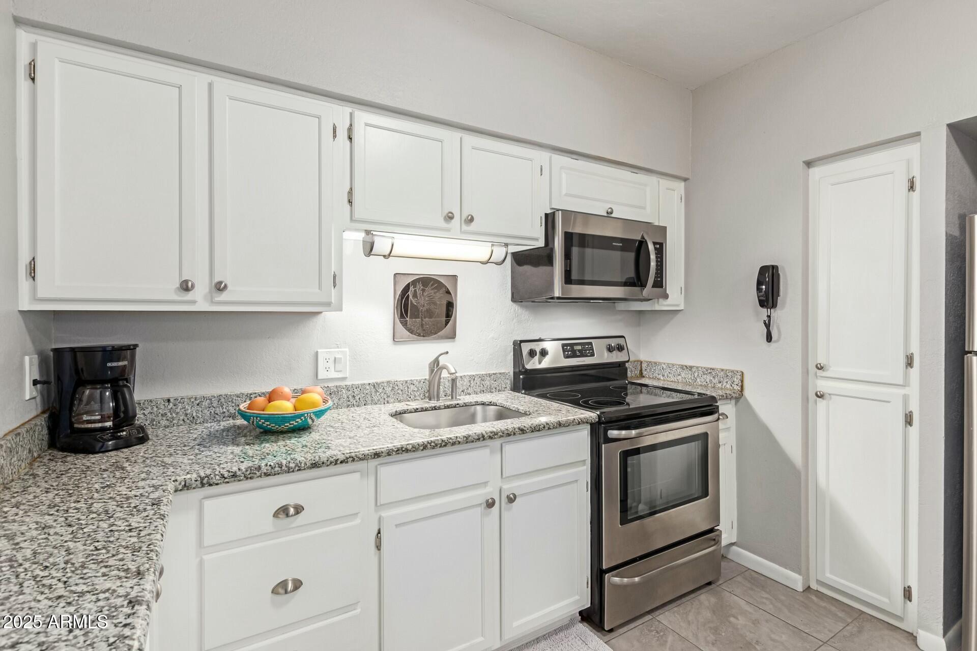 355 E THOMAS Road, B110