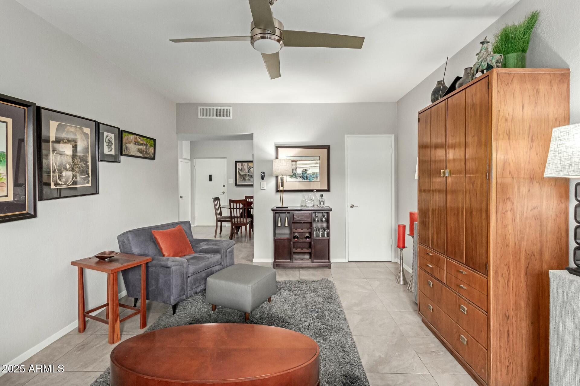 355 E THOMAS Road, B110