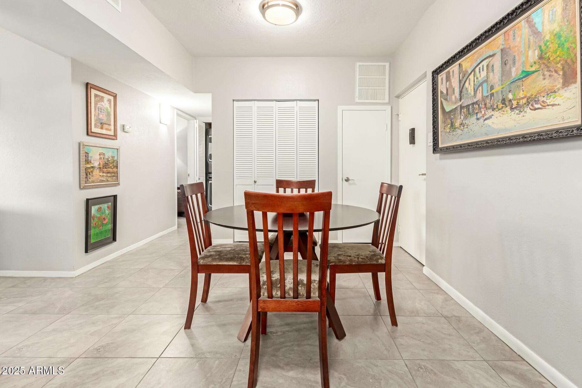 355 E THOMAS Road, B110