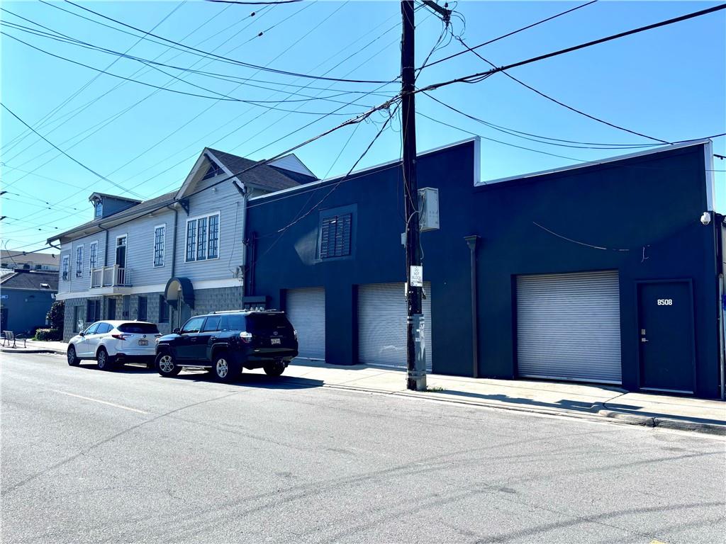 8500-08 OAK Street