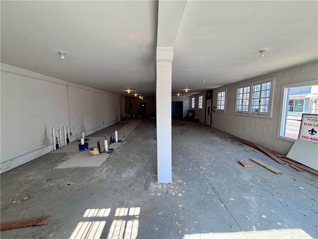 8500-08 OAK Street