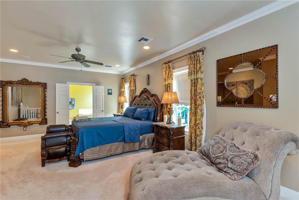 4 FOREST OAKS Drive
