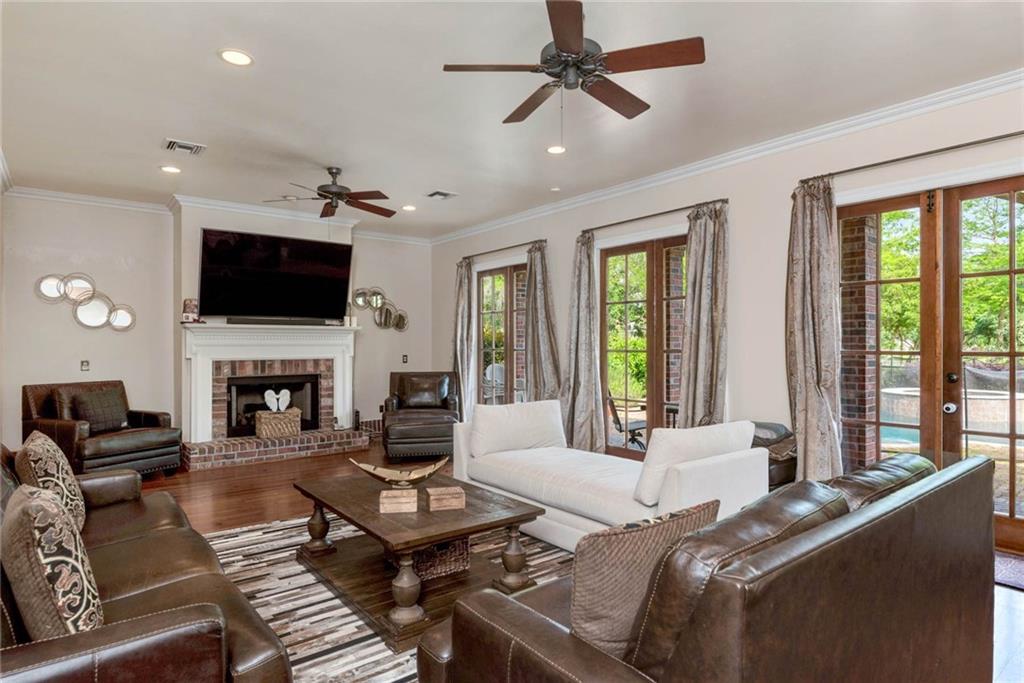 4 FOREST OAKS Drive
