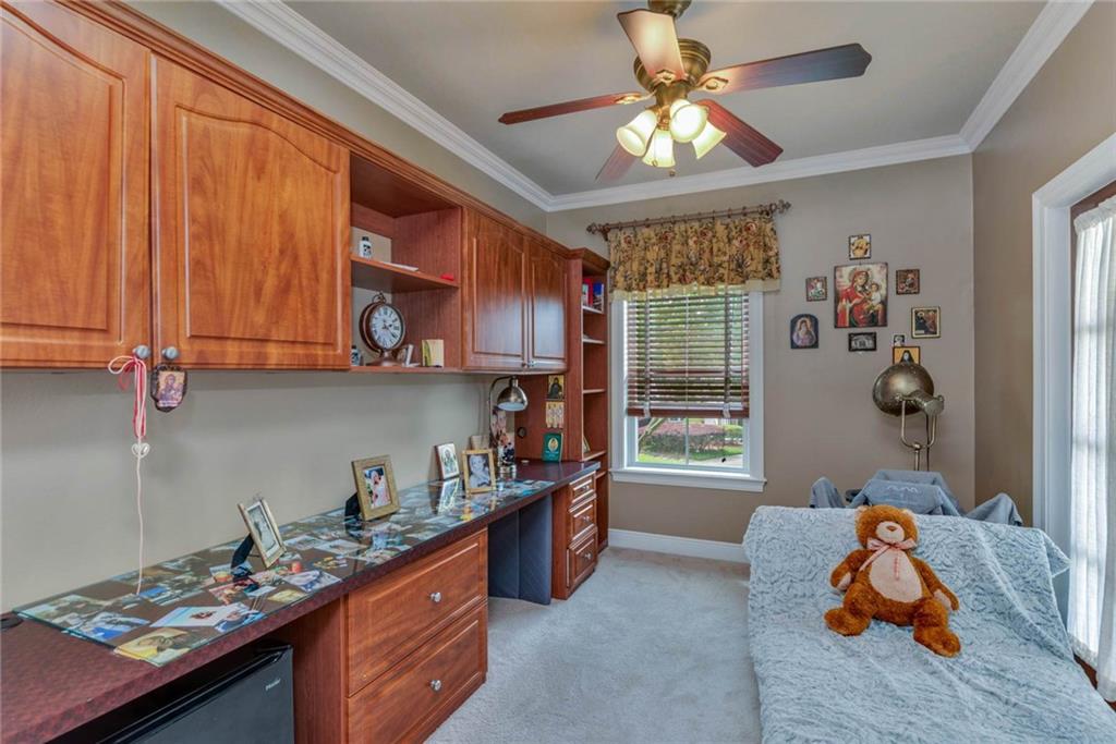 4 FOREST OAKS Drive
