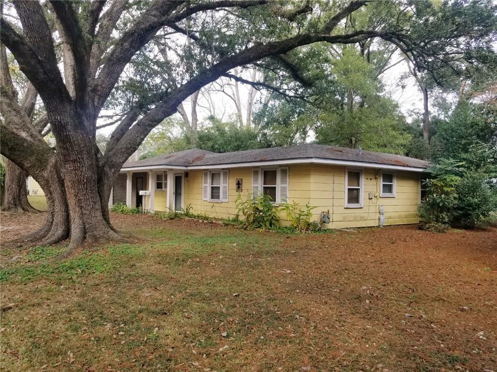 220 MAUMUS Avenue