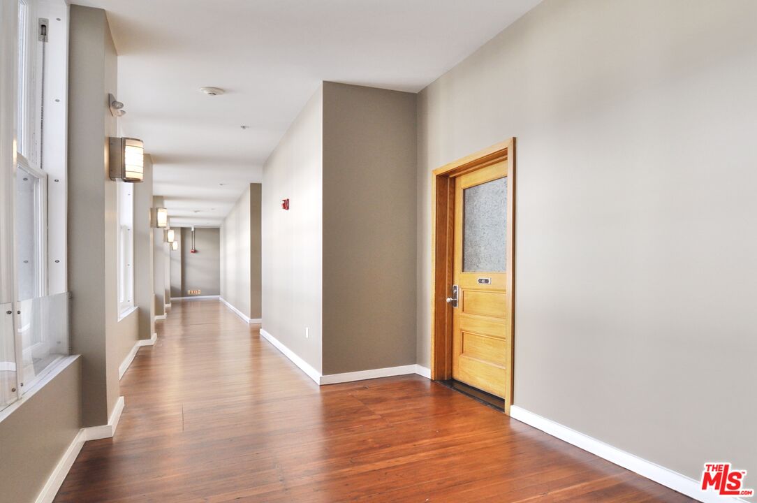 257 S Spring St Unit: 4L