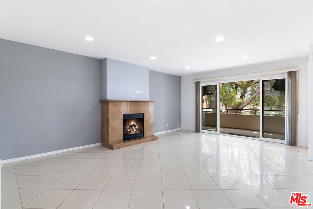 225 S Tower Dr Unit: 301