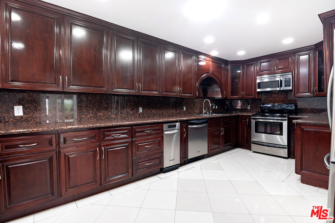 225 S Tower Dr Unit: 301